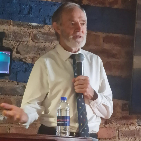 Dr Roelof Botha